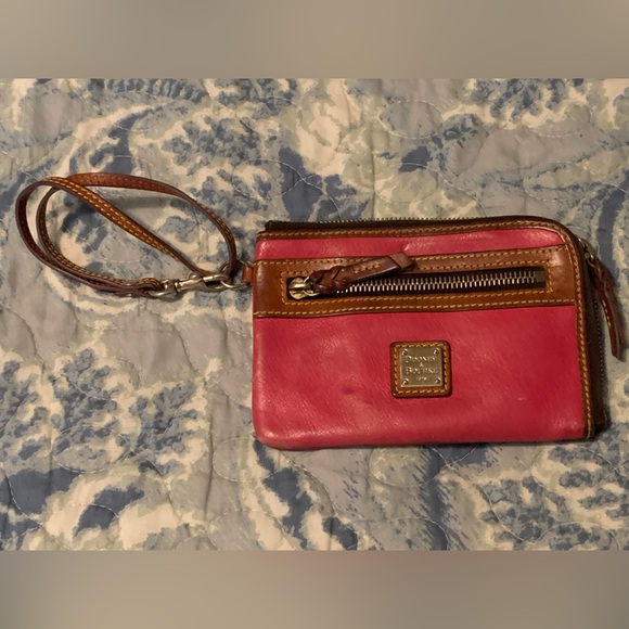 Dooney and Burke pink wallet/wristlet - Picture 2 of 5